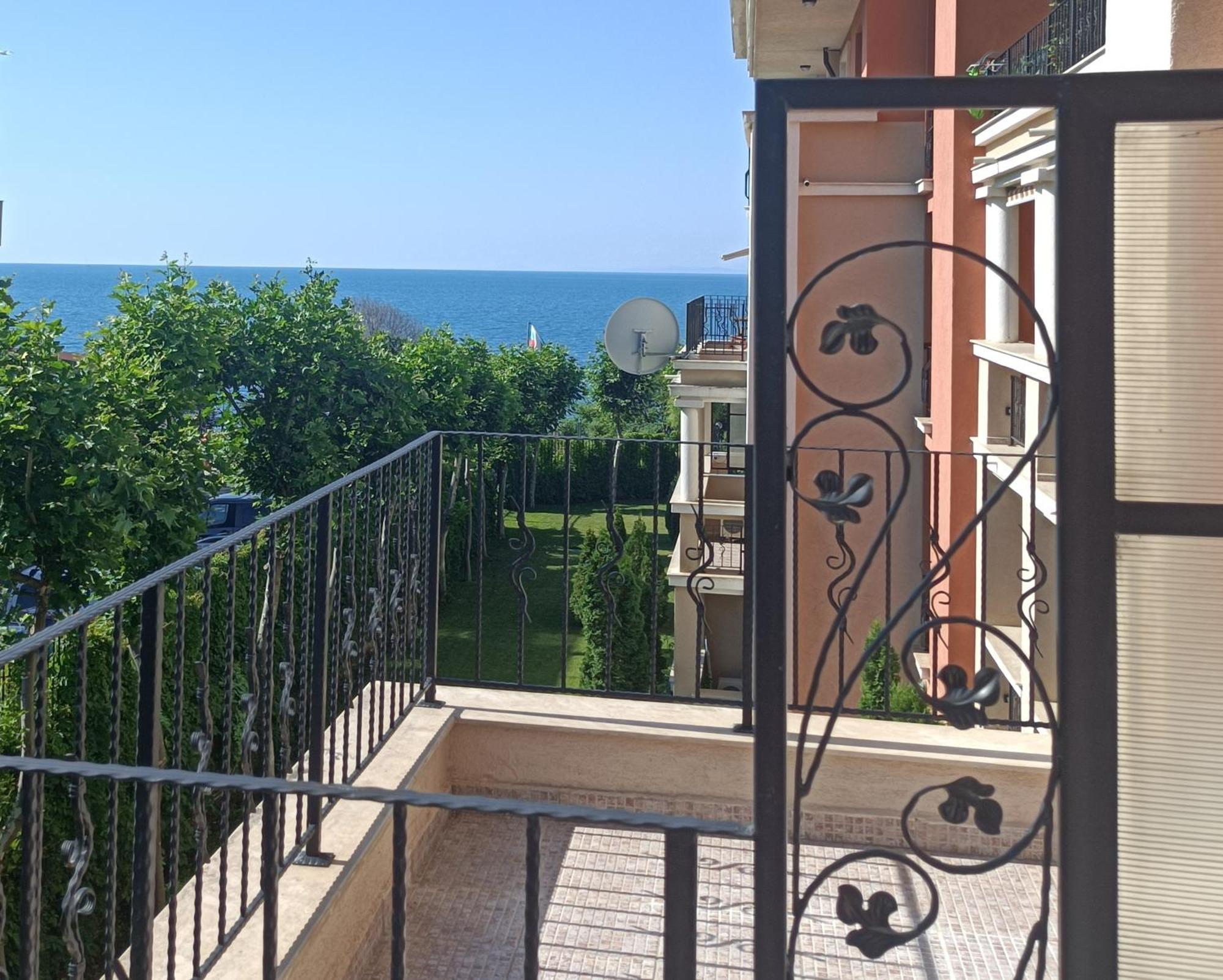 Prestige Fort Beach - Premium Apartments Свети-Влас Экстерьер фото